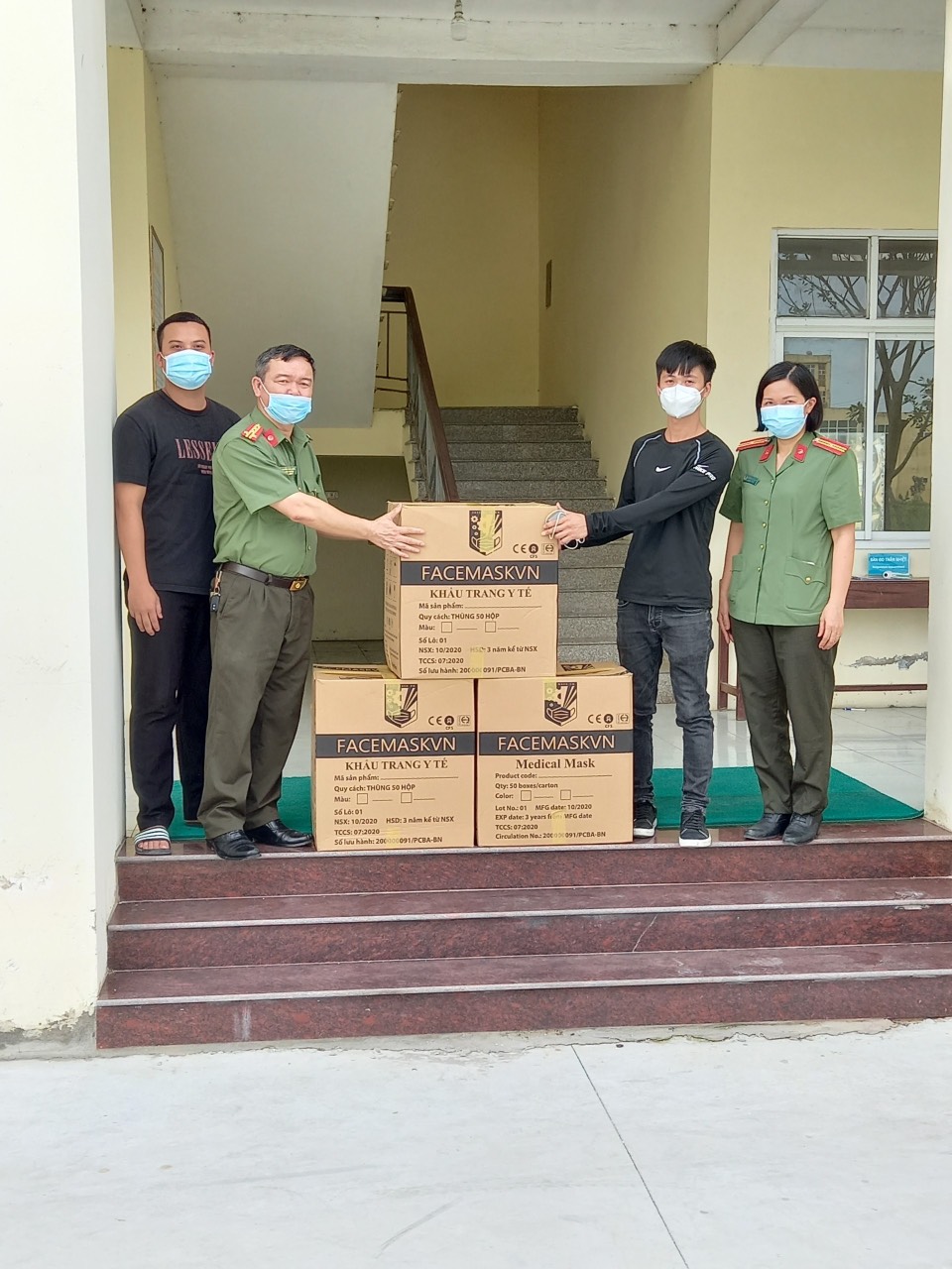 z2507933501748_19f4e9dd66109bf35460682defe641a0